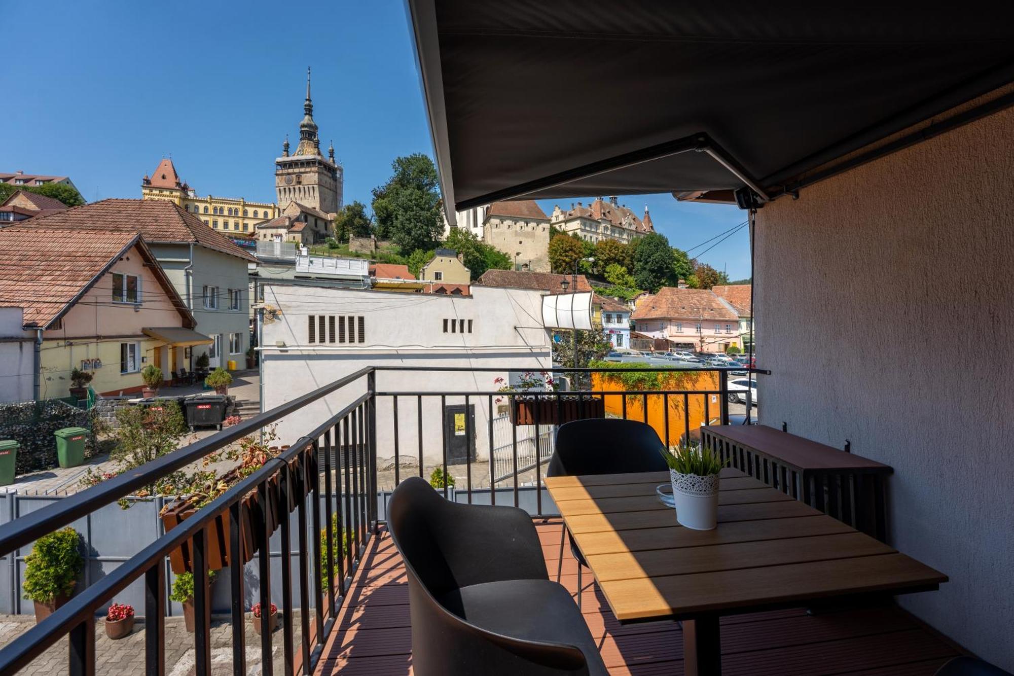 Central House By Amelie Sighisoara Luaran gambar